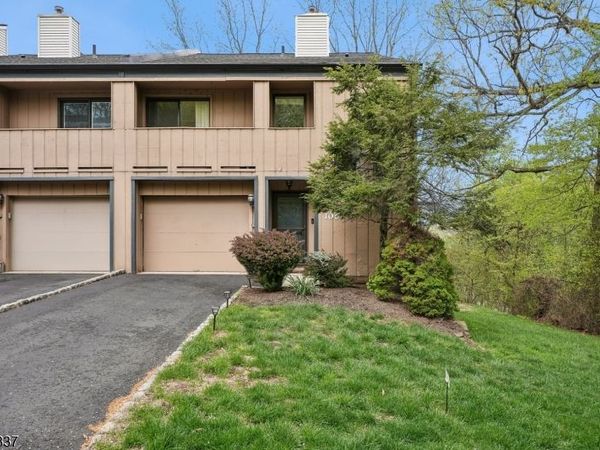 106 Stephanie Dr, North Caldwell, NJ 07006