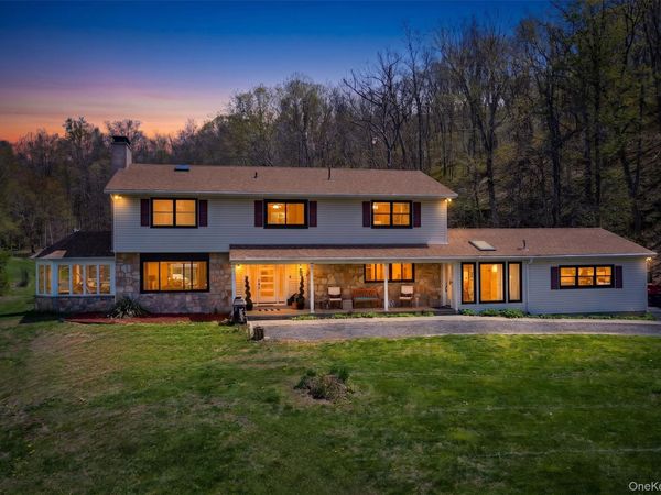 32 Cole Road, Pleasant Valley, NY 12569