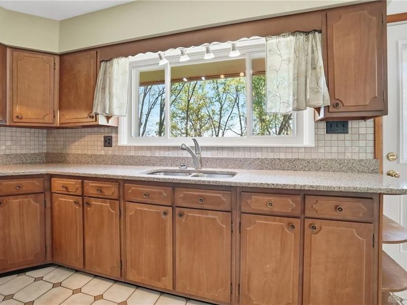 1047 Steven Circle Drive, Bethel Township, OH 45344 Photo 18