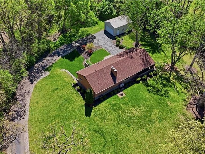 1047 Steven Circle Drive, Bethel Township, OH 45344 Photo 2