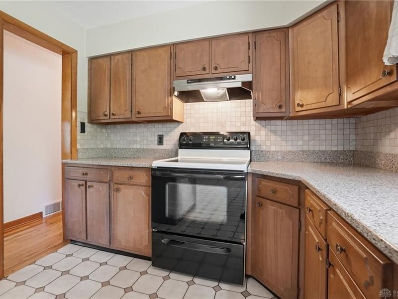 1047 Steven Circle Drive, Bethel Township, OH 45344 Photo 21