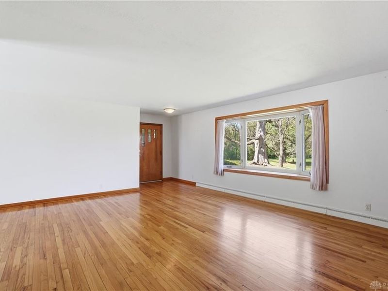 1047 Steven Circle Drive, Bethel Township, OH 45344 Photo 7