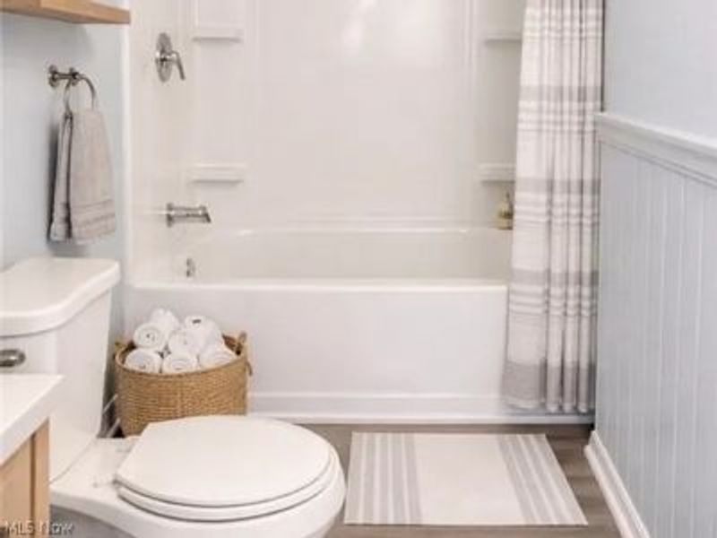 2166 W 93rd Street , Cleveland, OH 44102 Photo 5