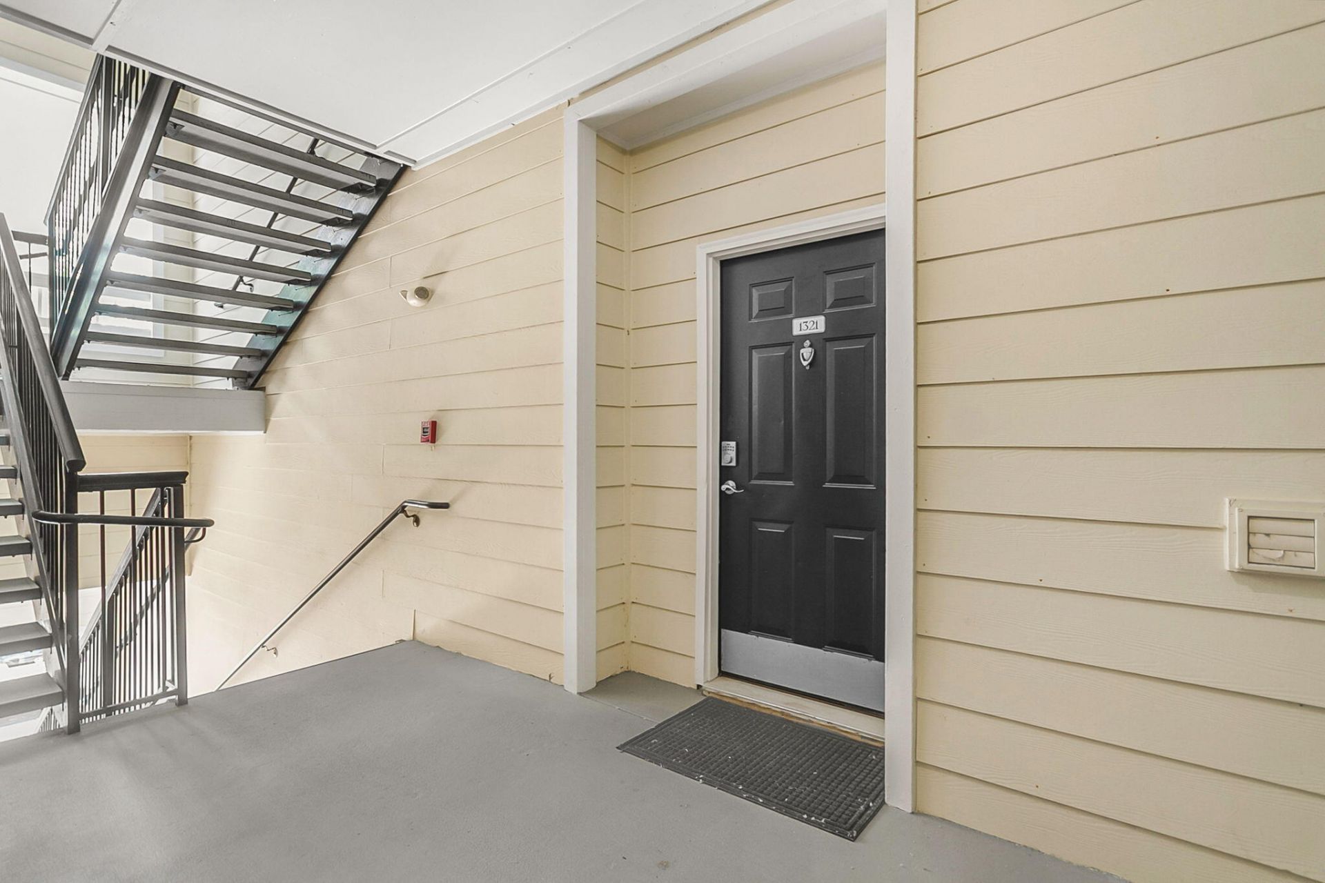 45 Sycamore Avenue Photo 6