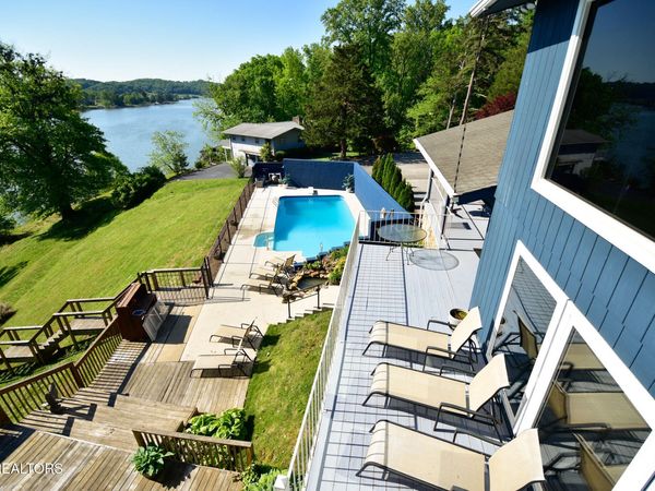 207 Lake Circle, Harriman, TN 37748