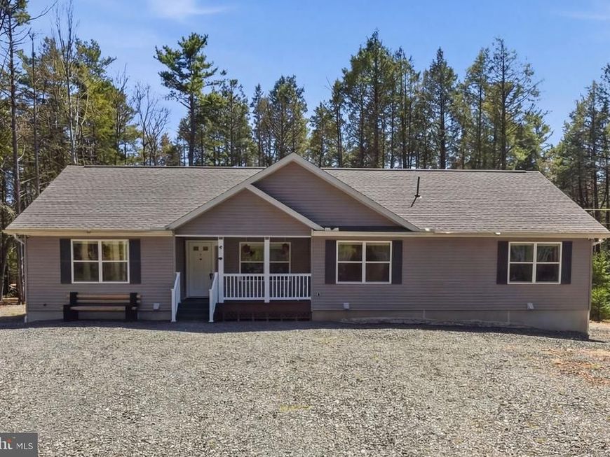 506 Sir Jeoffrey Court , Blakeslee, PA 18610 Main Photo