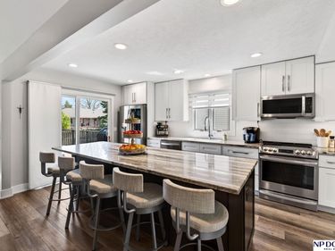 15276 Bemis Street , Omaha, NE 68154