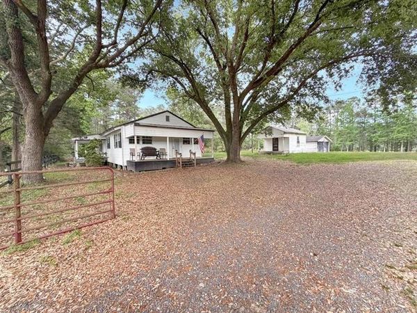 6949 Highway 8 , Leesville, LA 71446