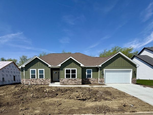 1933 S Stone Creek Boulevard , Urbana, IL 61802