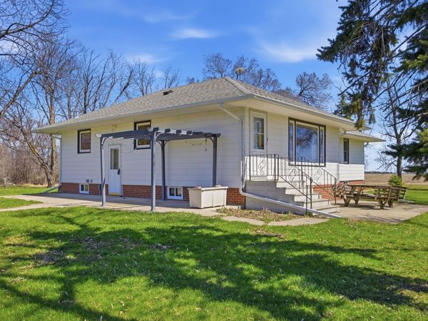 5555 167th Avenue SE, Kindred, ND 58051