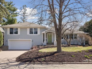 5521 Halifax Lane , Edina, MN 55424