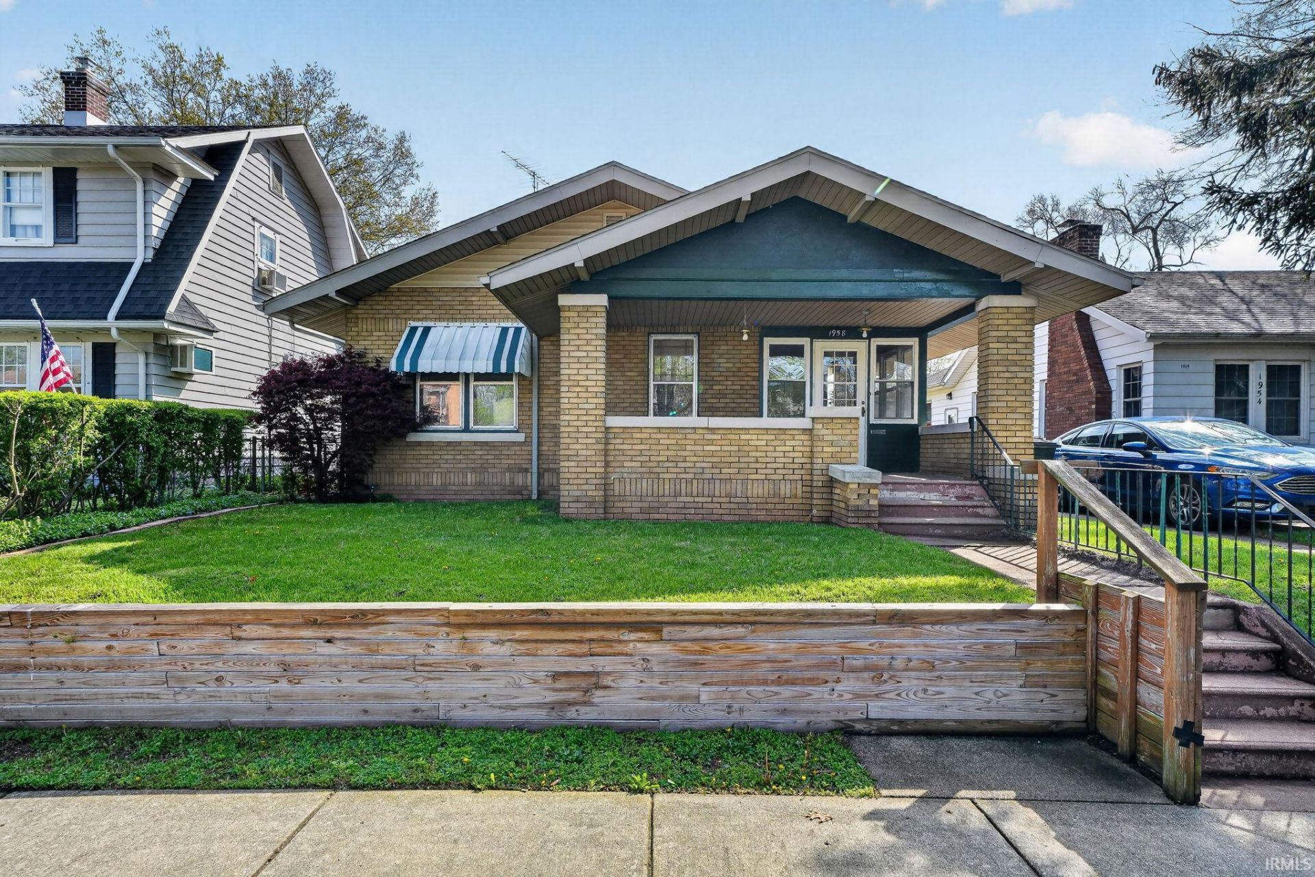 1958 Beverly Place, South Bend, IN 46616 Main Photo