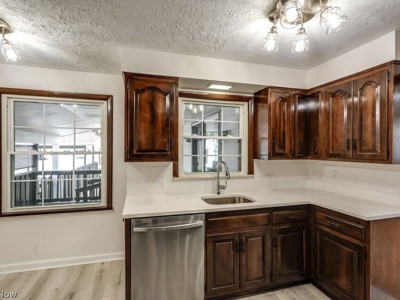 1547 Richmond Road, Lyndhurst, OH 44124 Photo 12