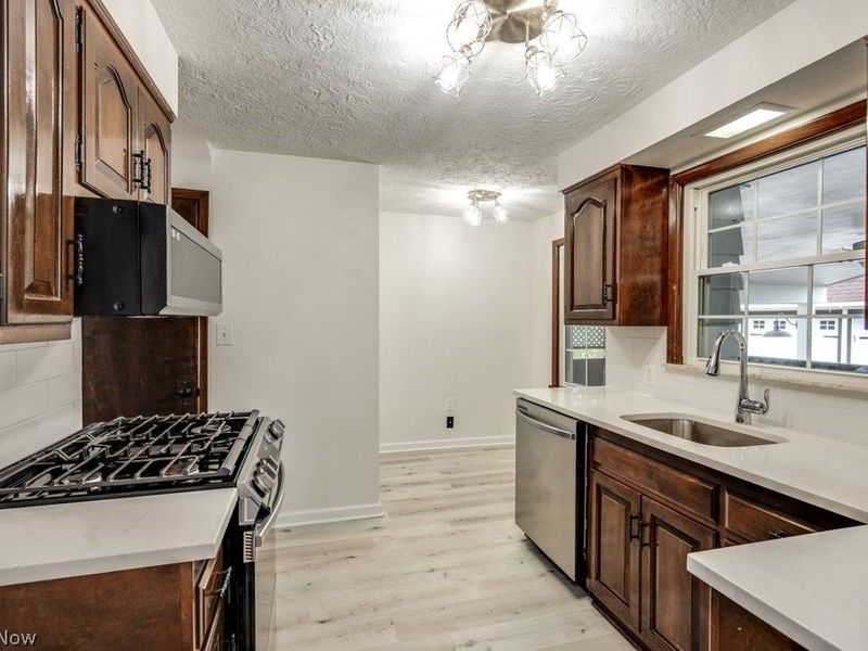 1547 Richmond Road, Lyndhurst, OH 44124 Photo 16