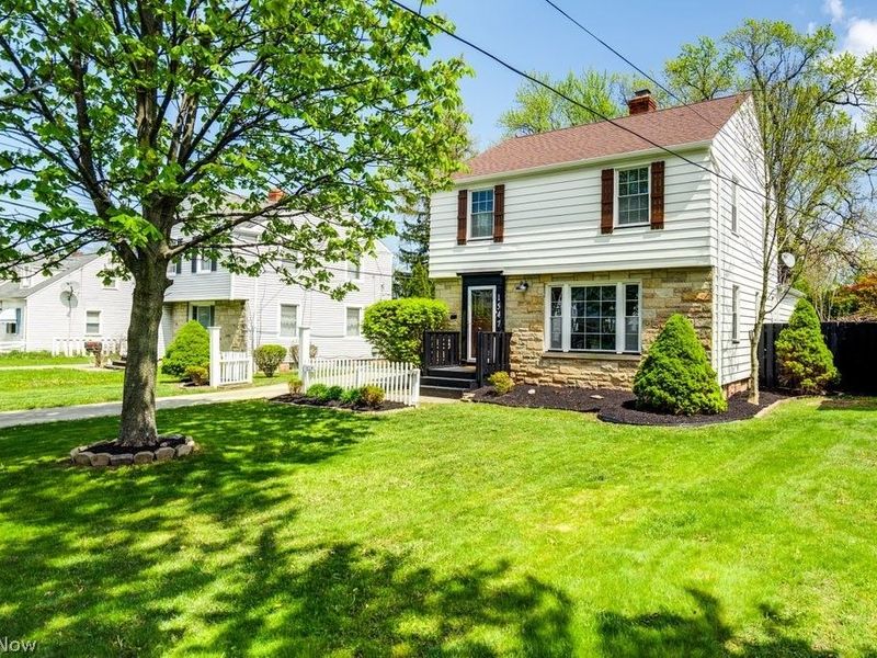 1547 Richmond Road, Lyndhurst, OH 44124 Photo 2