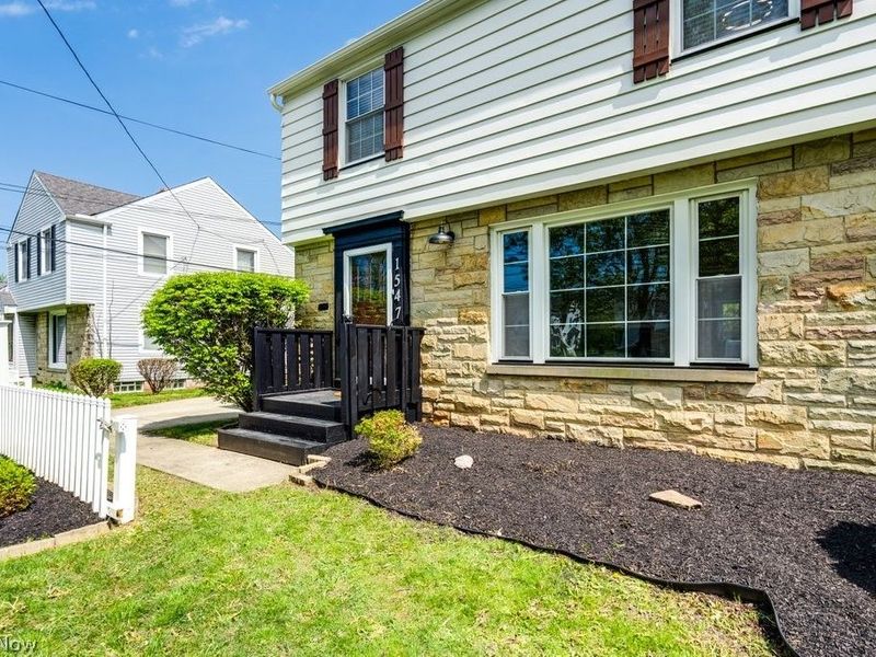 1547 Richmond Road, Lyndhurst, OH 44124 Photo 4