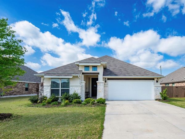 402 Pulitzer DR , Hutto, TX 78634
