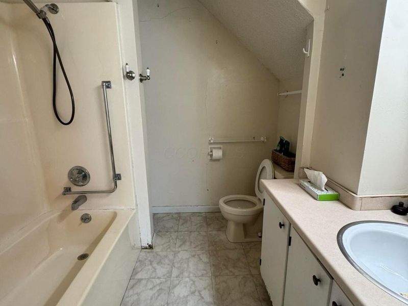 222 S Columbus Street, Somerset, OH 43783 Photo 10