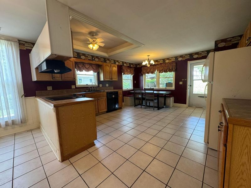 222 S Columbus Street, Somerset, OH 43783 Photo 5