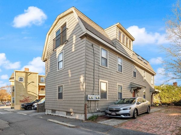 5 Herbert St, Salem, MA 01970