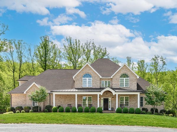 1009 Val Terrace CT , Forest, VA 24551