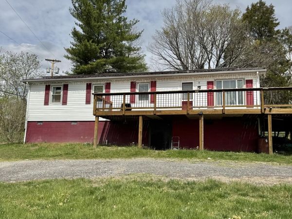 6237 Parrott Mountain RD , Radford, VA 24142