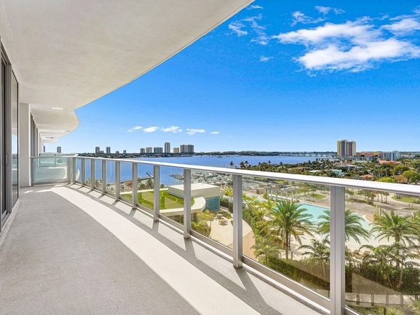 220 Lake Shore Drive, Unit 1015, Lake Park, FL 33403