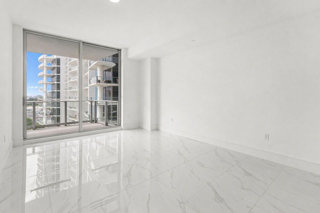 220 Lake Shore Drive, Unit 1015, Lake Park, FL 33403 Photo