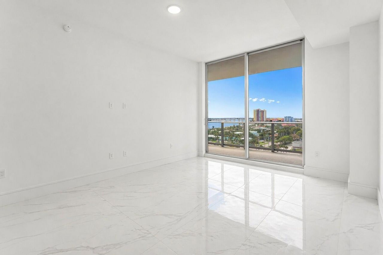 220 Lake Shore Drive, Unit 1015, Lake Park, FL 33403 Photo