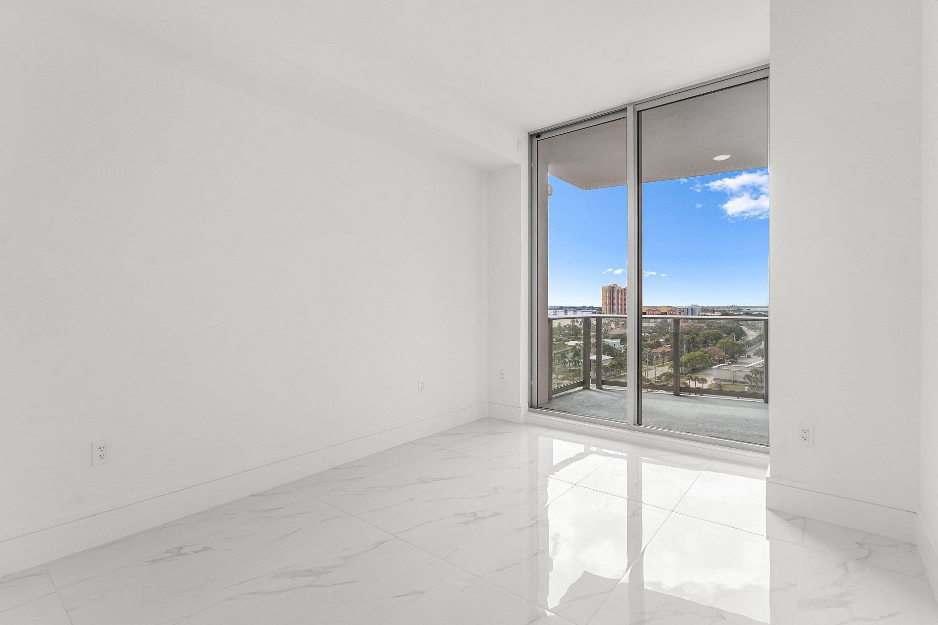 220 Lake Shore Drive, Unit 1015, Lake Park, FL 33403 Photo