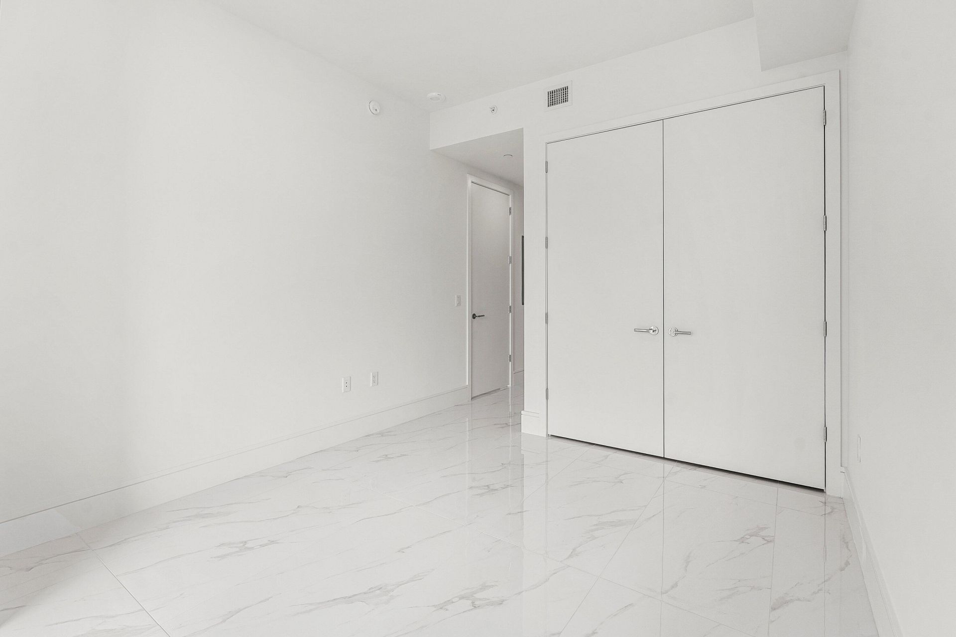 220 Lake Shore Drive, Unit 1015, Lake Park, FL 33403 Photo