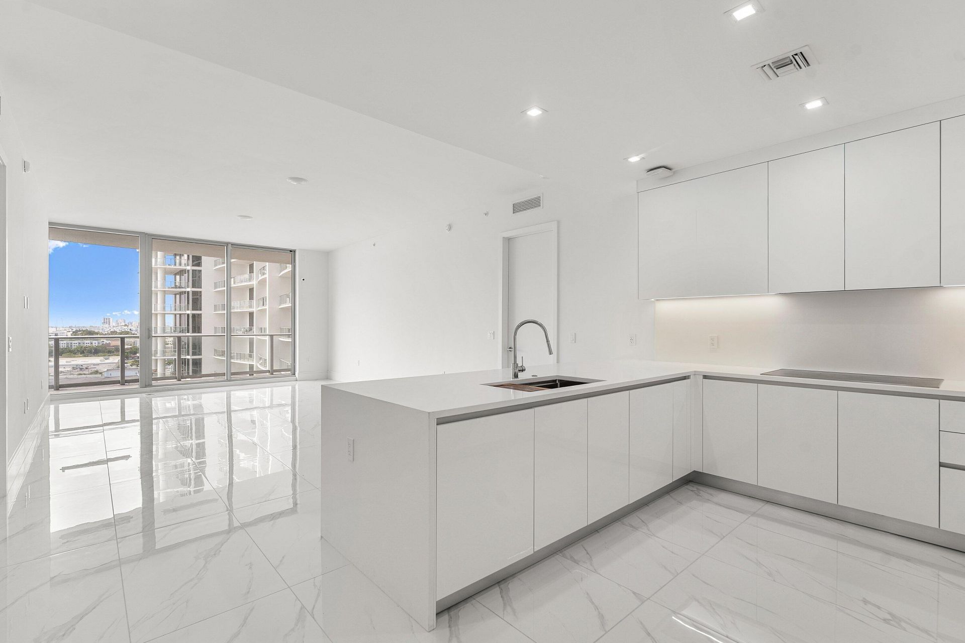 220 Lake Shore Drive, Unit 1015, Lake Park, FL 33403 Photo