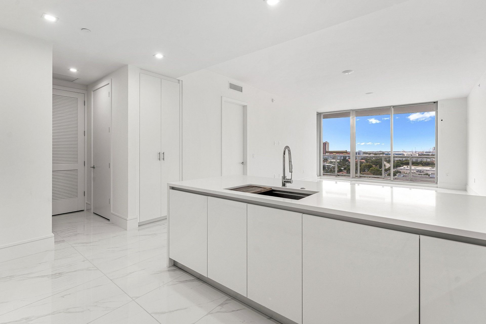 220 Lake Shore Drive, Unit 1015, Lake Park, FL 33403 Photo