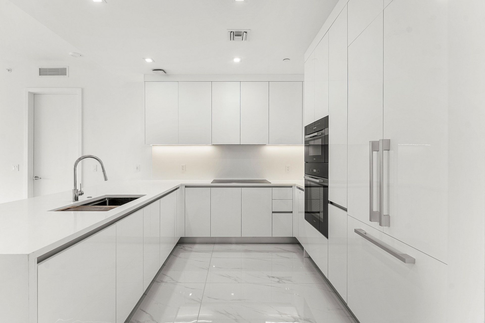 220 Lake Shore Drive, Unit 1015, Lake Park, FL 33403 Photo