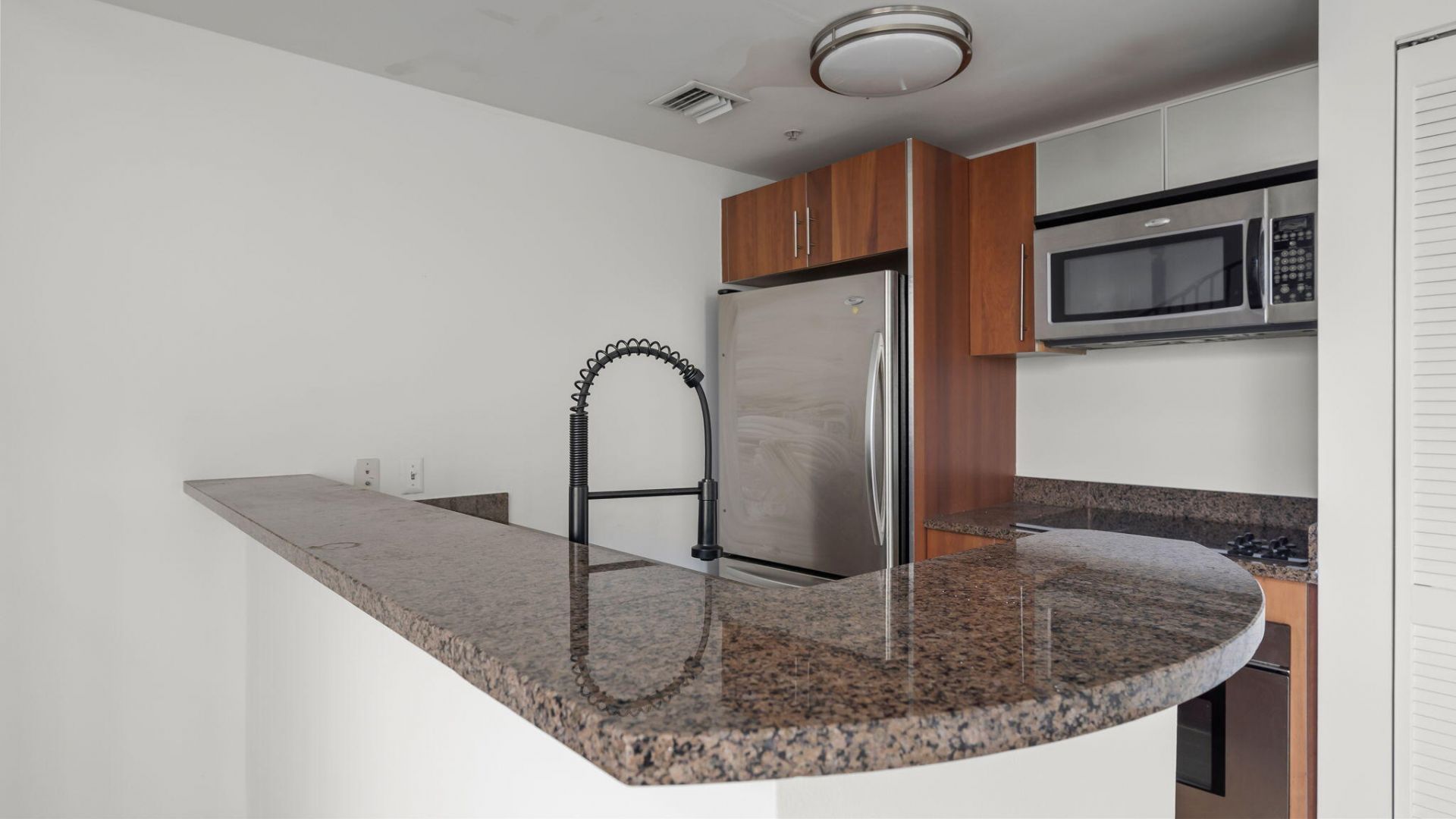 300 S Biscayne Boulevard, Unit L-832, Miami, FL 33131 Photo