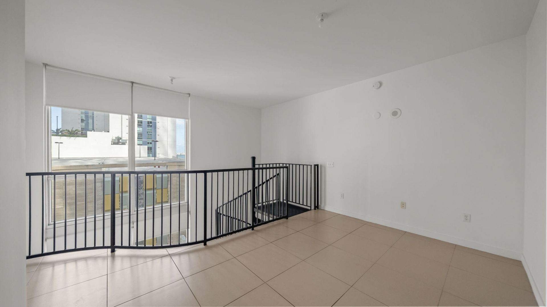 300 S Biscayne Boulevard, Unit L-832, Miami, FL 33131 Photo