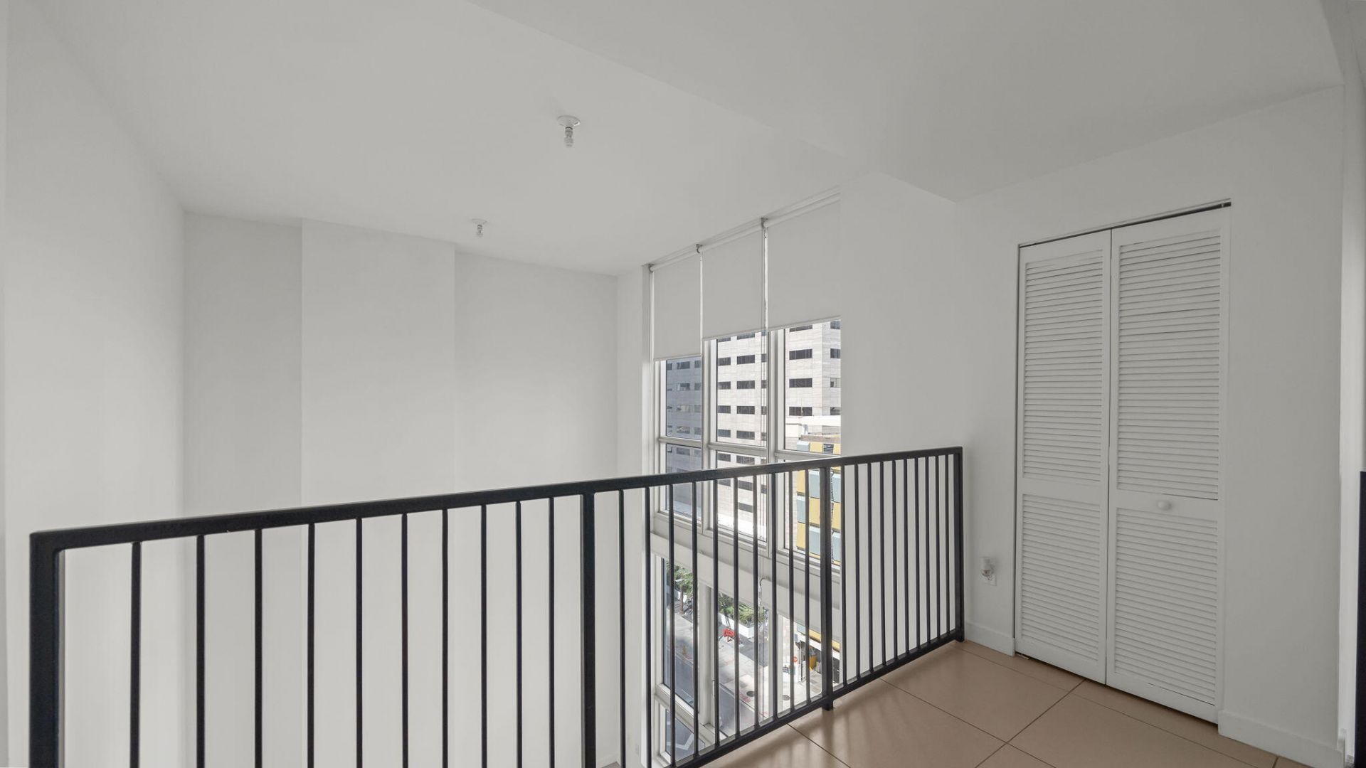 300 S Biscayne Boulevard, Unit L-832, Miami, FL 33131 Photo