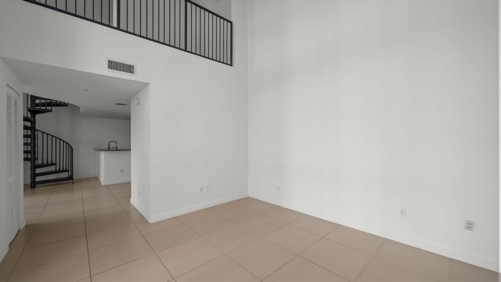 300 S Biscayne Boulevard, Unit L-832, Miami, FL 33131 Photo