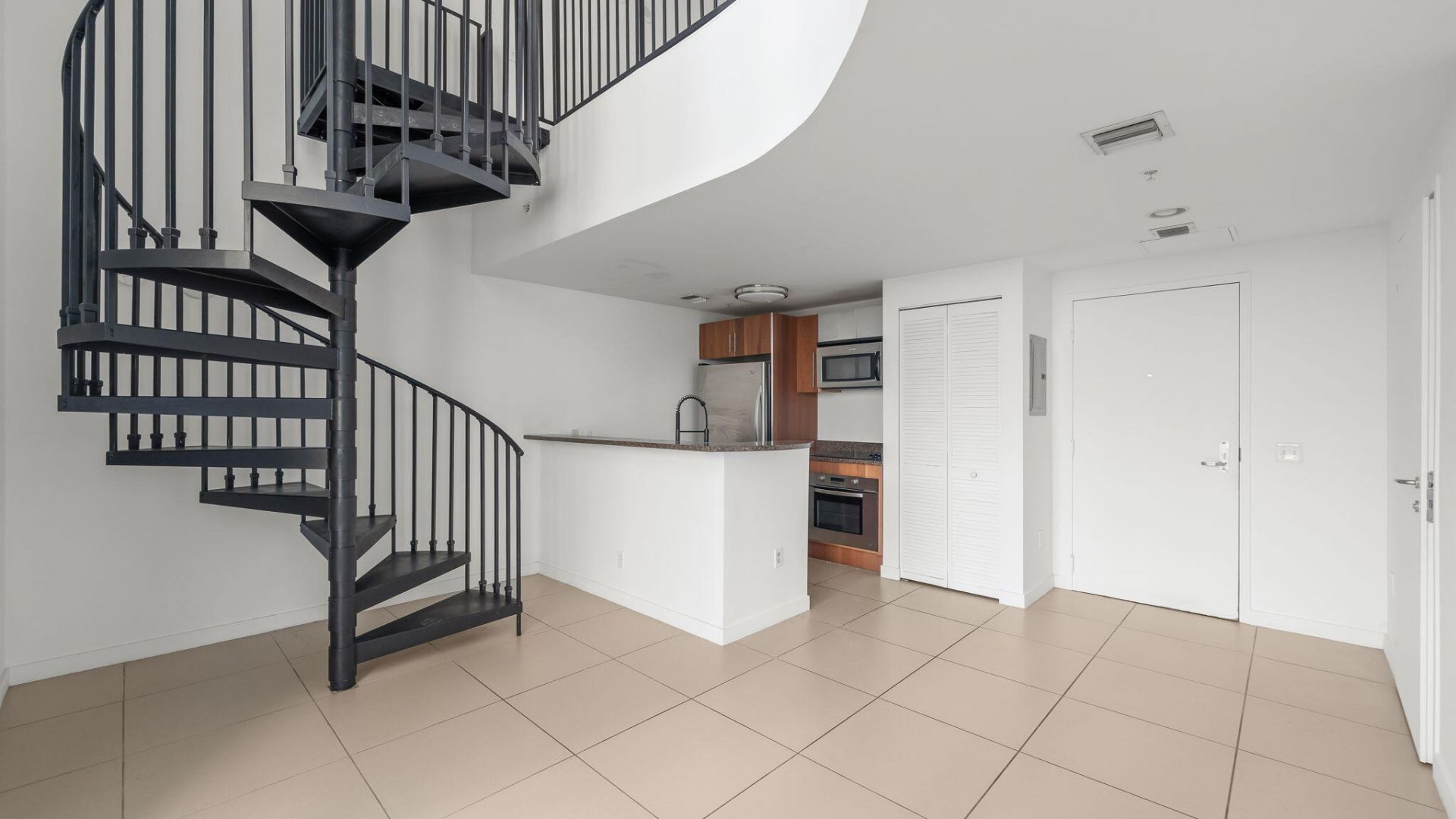 300 S Biscayne Boulevard, Unit L-832, Miami, FL 33131 Photo