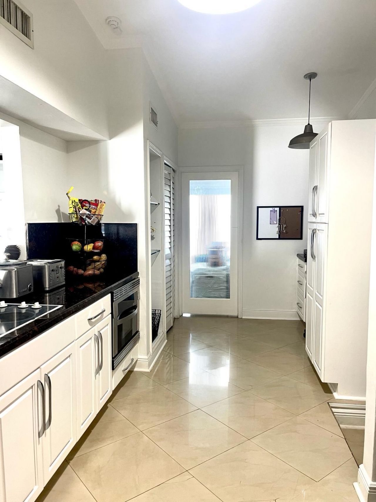 19960 Highland Lakes Boulevard, Miami, FL 33179 Photo