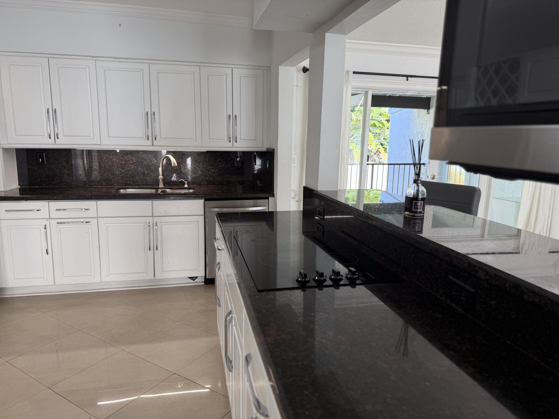 19960 Highland Lakes Boulevard, Miami, FL 33179 Photo