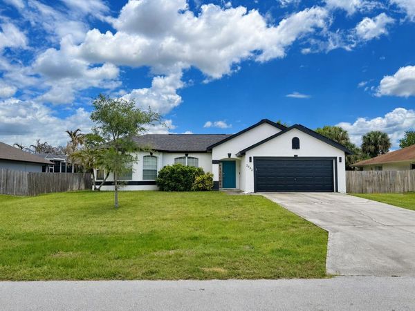 2592 SW National Circle, Port St. Lucie, FL 34953