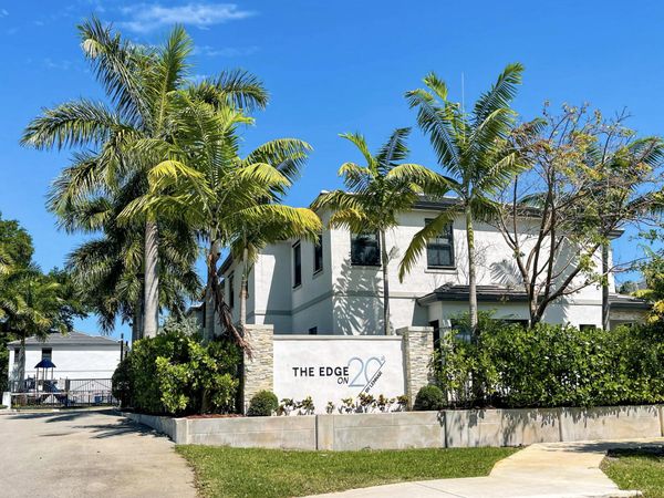 524 SW 19th Way, Fort Lauderdale, FL 33312