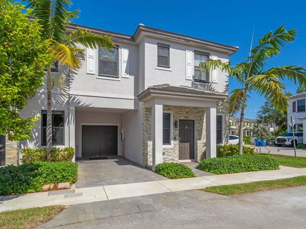 524 SW 19th Way, Fort Lauderdale, FL 33312