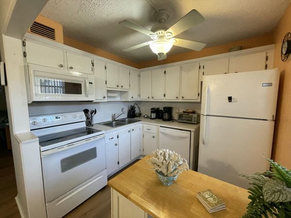 2152 NE 1st Way, Unit 102, Boynton Beach, FL 33435