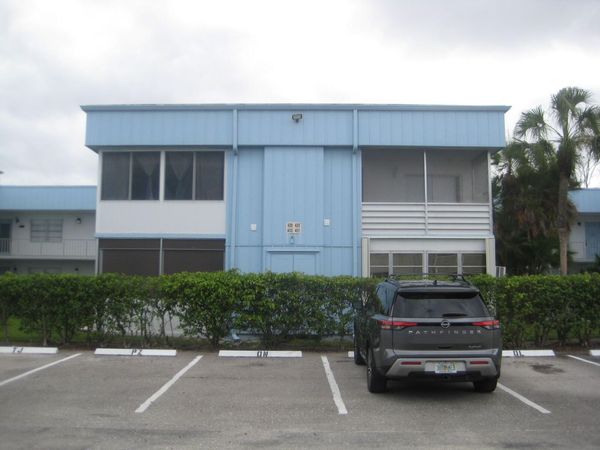 401 Saxony Drive, Unit 401-i, Delray Beach, FL 33446