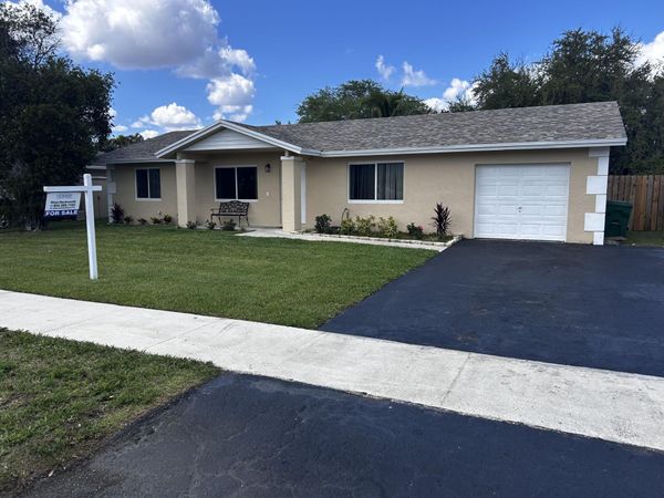 12541 SW 10th Court, Davie, FL 33325