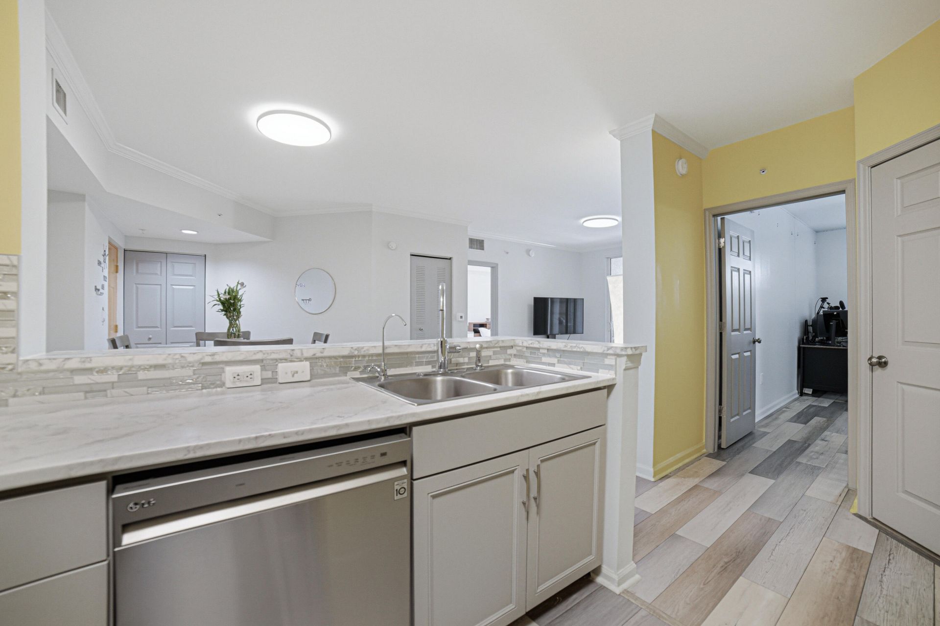 17100 N Bay Road, Unit 1214, Sunny Isles Beach, FL 33160 Photo