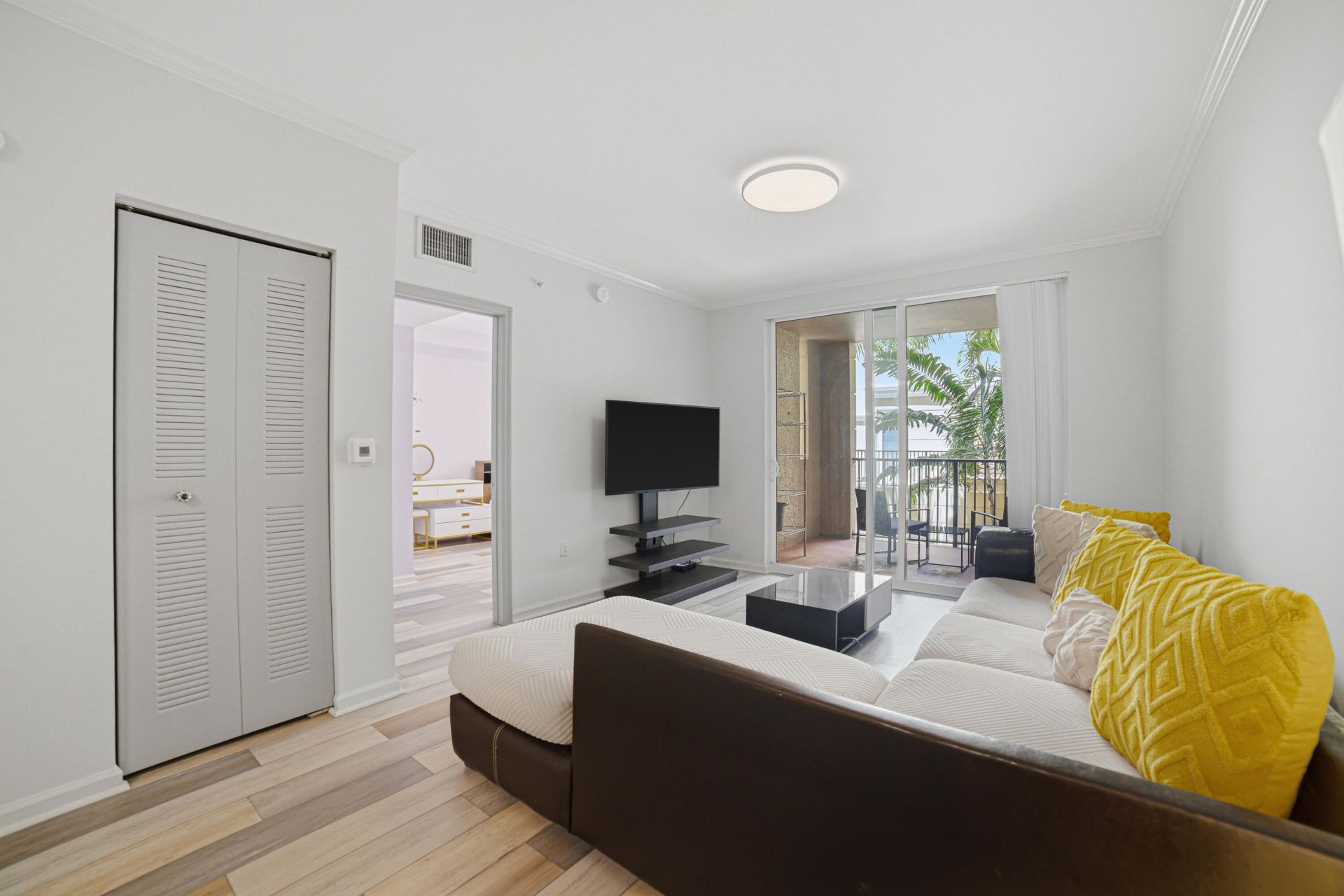 17100 N Bay Road, Unit 1214, Sunny Isles Beach, FL 33160 Photo