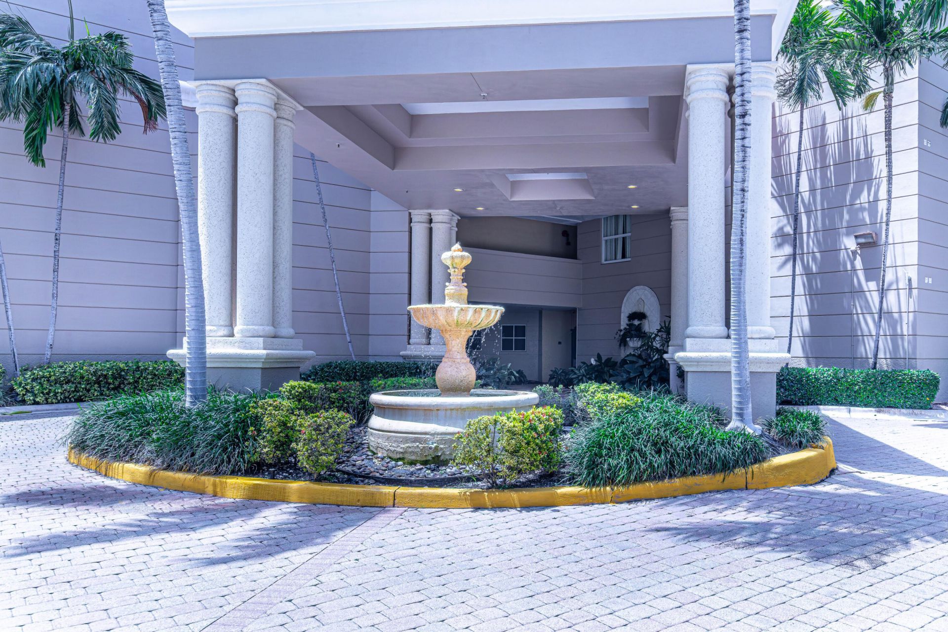 17100 N Bay Road, Unit 1214, Sunny Isles Beach, FL 33160 Photo